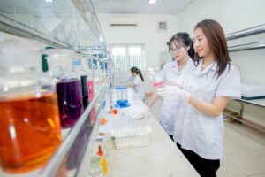 Ngành Dược - Sự lựa chọn của đam mê và trách nhiệm Ngành Dược - Sự lựa chọn của đam mê và trách nhiệm