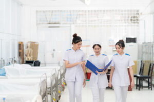 Các yếu tố ảnh hưởng đến điểm chuẩn ngành Cao đẳng Điều dưỡng